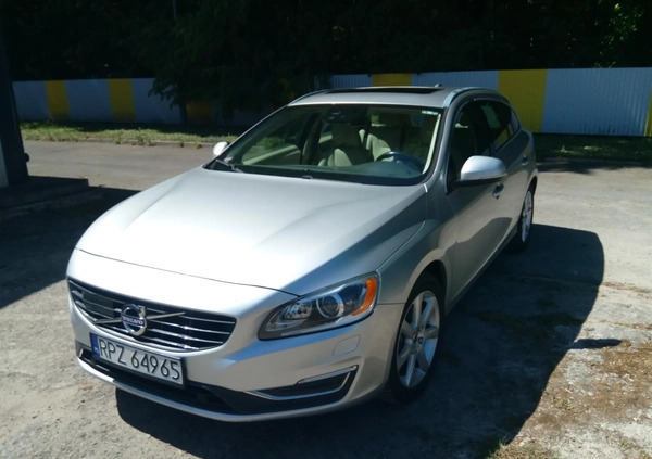 Volvo V60 cena 68000 przebieg: 131000, rok produkcji 2016 z Przeworsk małe 379